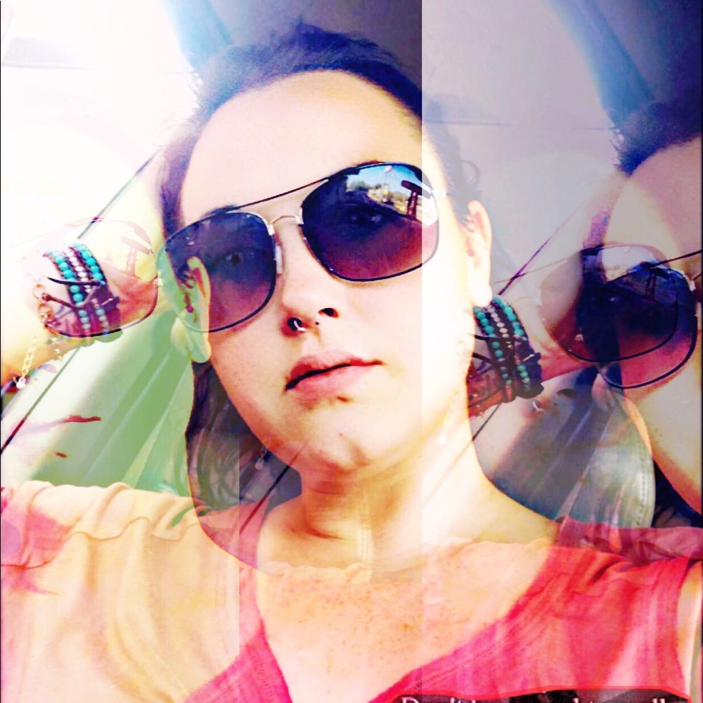 Meet your Posher, Meagan